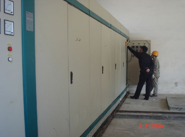 萬邦永躍兩臺1200KVA岸電電源現場調試1.jpg